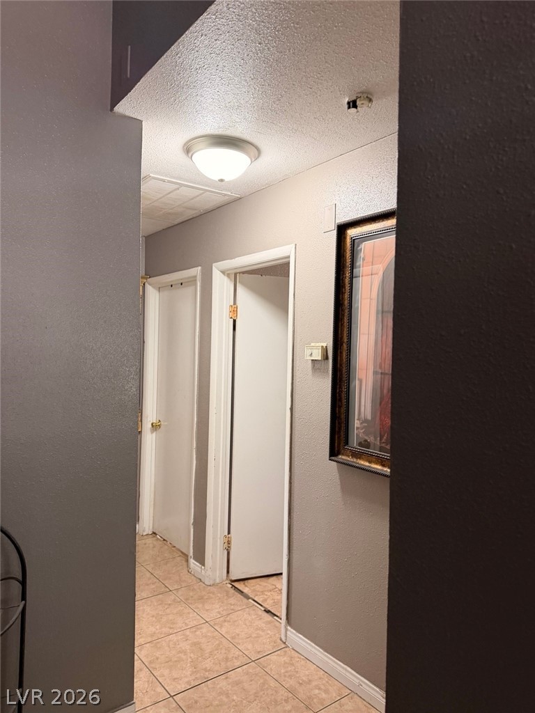Photo 6 of 10, 1819 Shagbark Lane