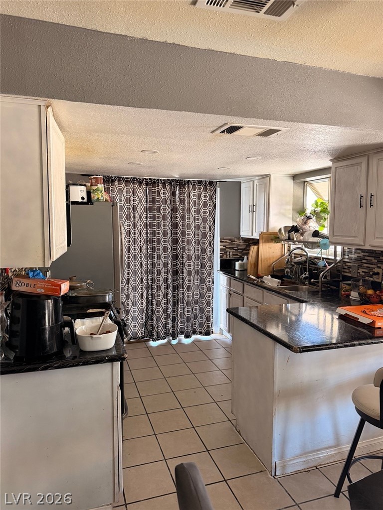 Photo 9 of 10, 1819 Shagbark Lane