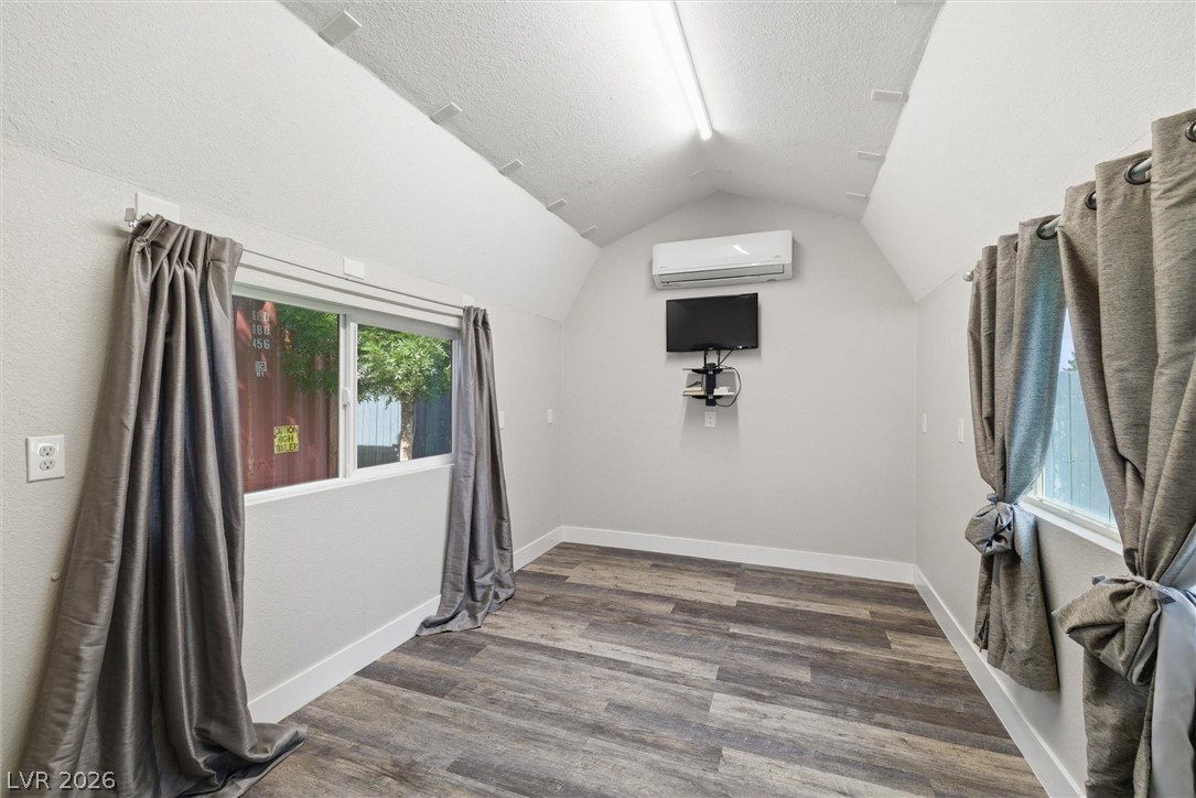 Photo 36 of 55, 641 S Woodchips Road