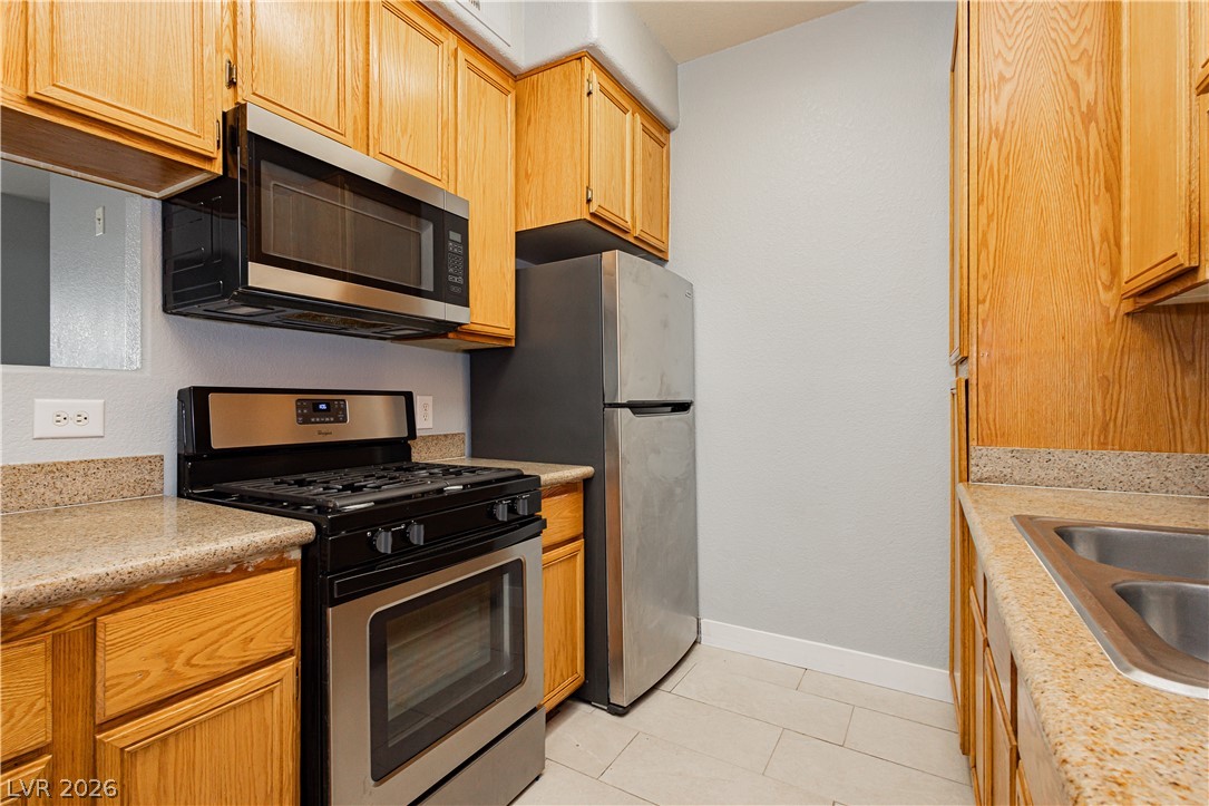 Photo 18 of 36, 3318 DECATUR Boulevard #1082