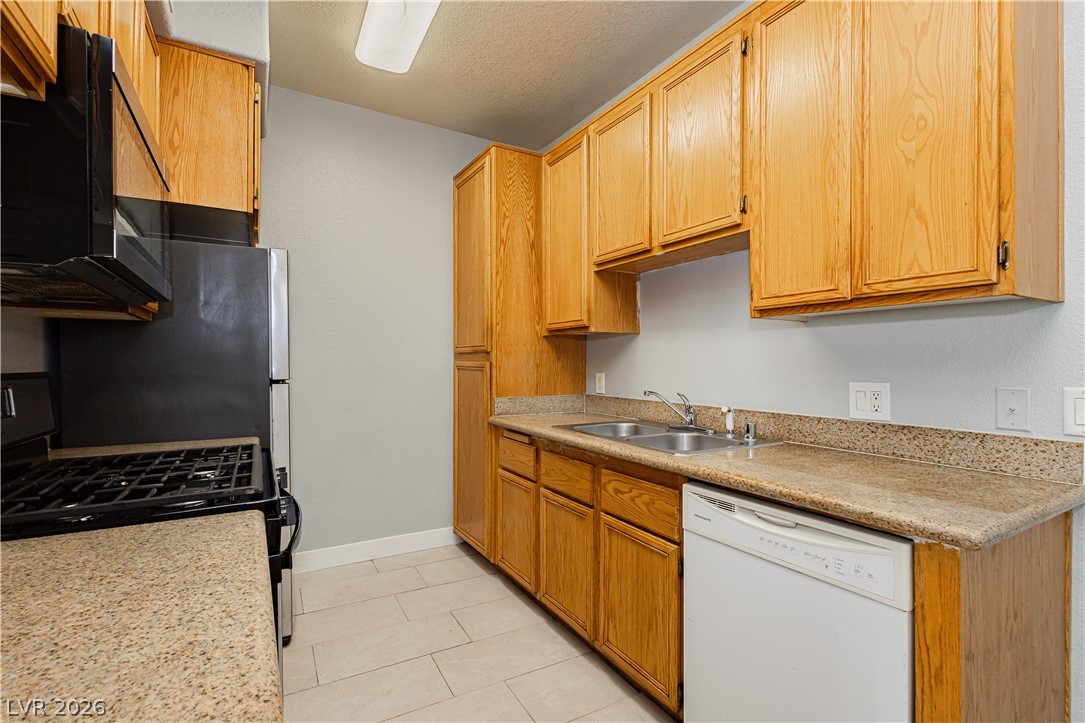 Photo 20 of 36, 3318 DECATUR Boulevard #1082