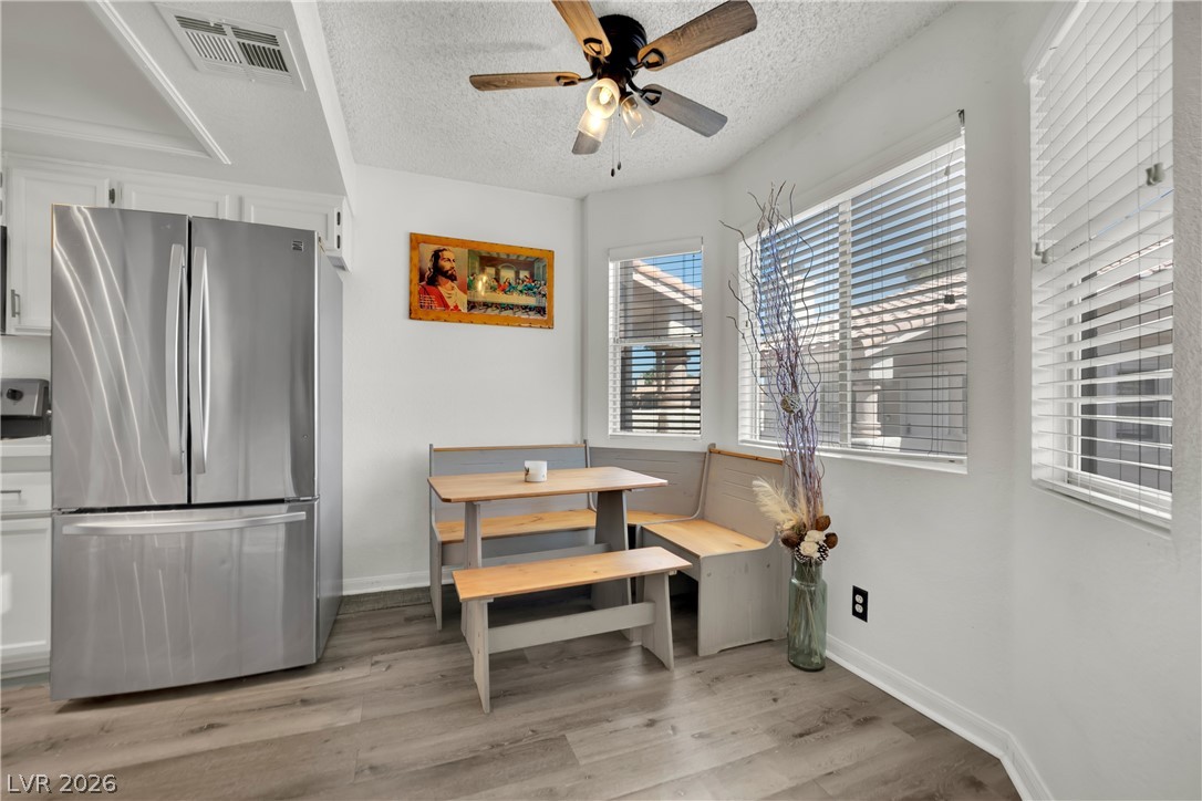 Photo 16 of 24, 929 Rockview Drive #202