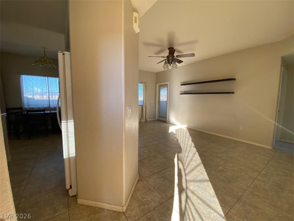 Photo 4 of 1050 E Cactus Avenue #1080