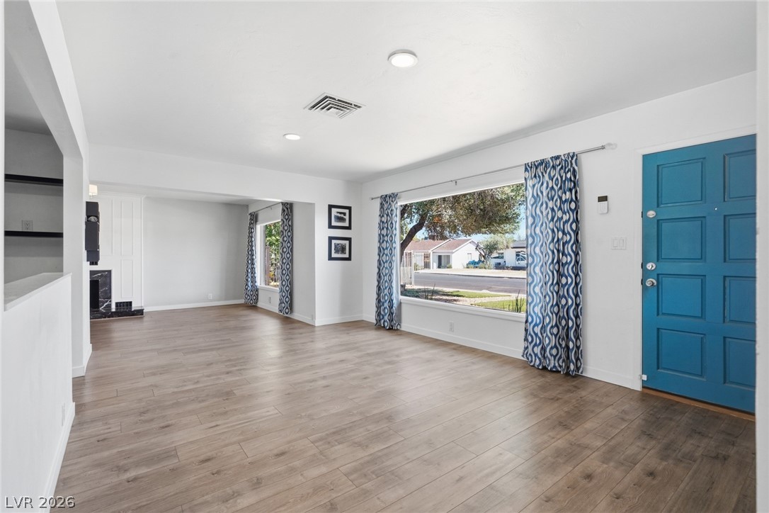 Photo 5 of 909 Canosa Avenue