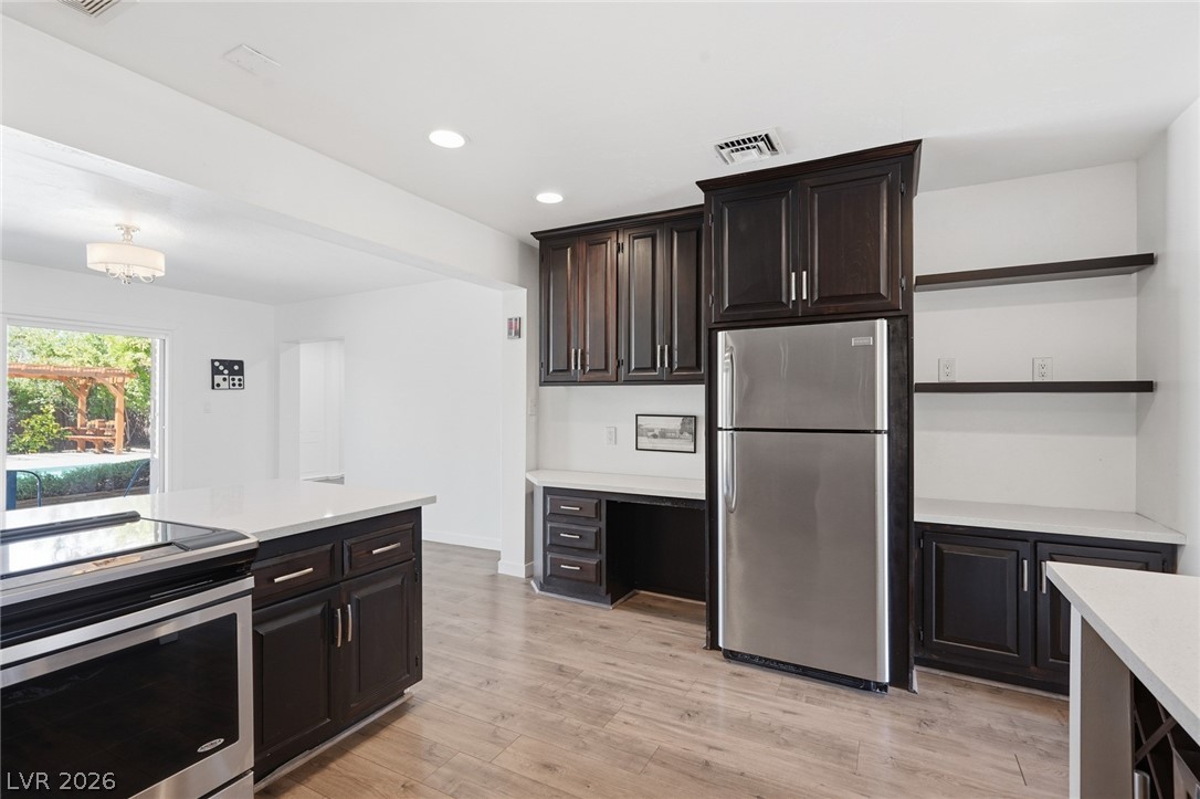 Photo 29 of 63, 909 Canosa Avenue