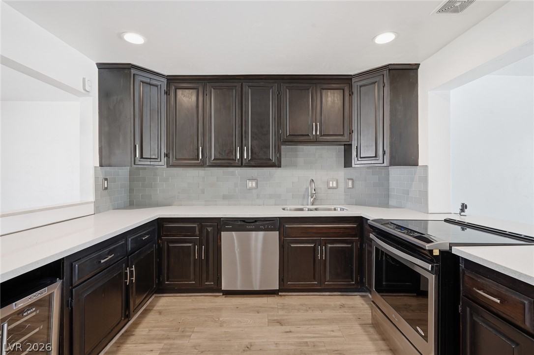 Photo 30 of 63, 909 Canosa Avenue