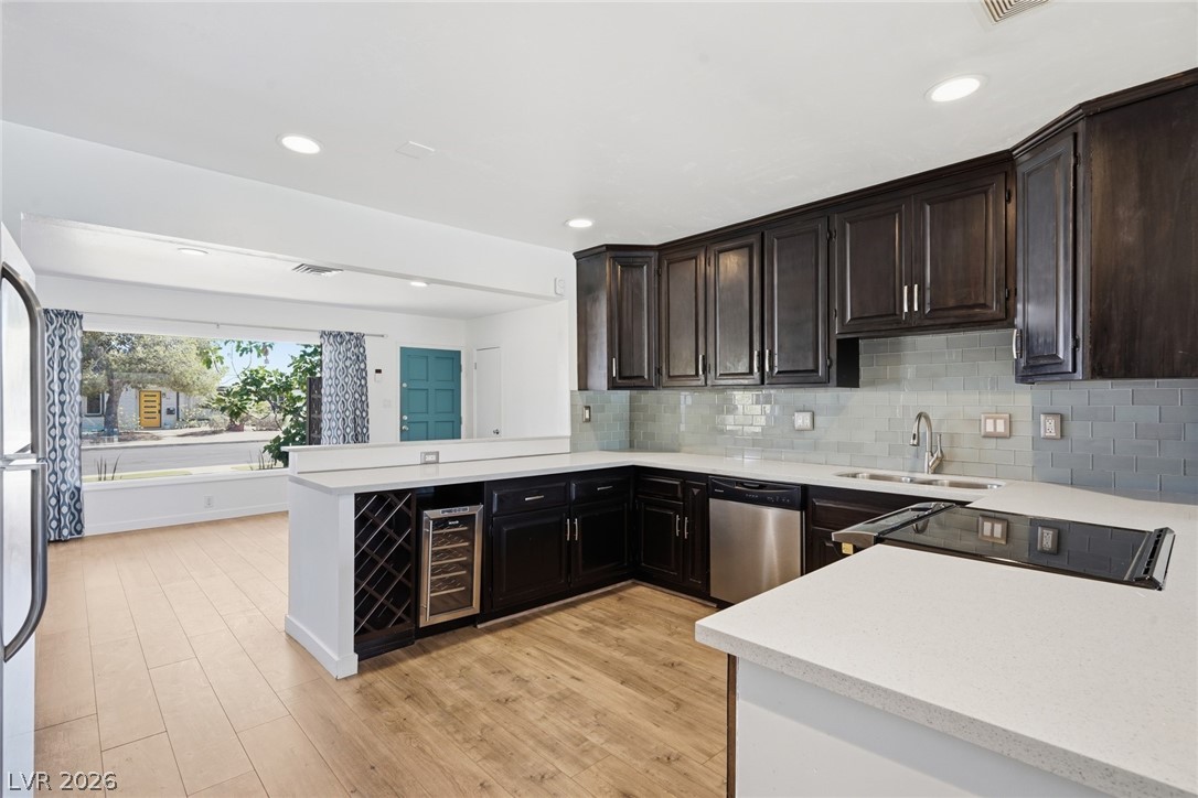 Photo 3 of 909 Canosa Avenue