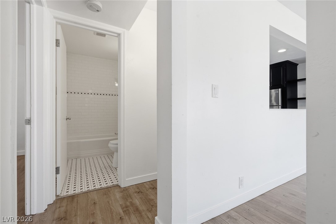 Photo 44 of 63, 909 Canosa Avenue