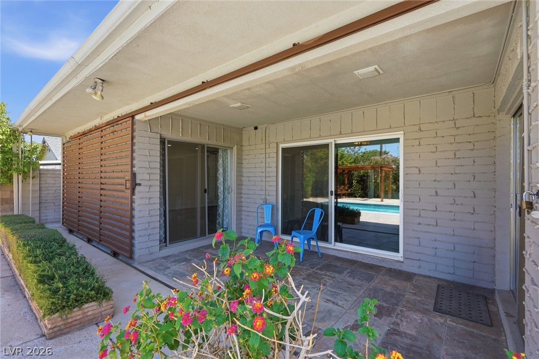 Photo 47 of 63, 909 Canosa Avenue