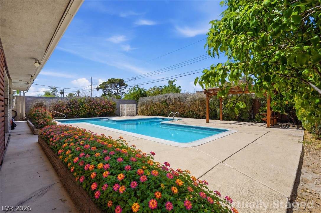 Photo 48 of 63, 909 Canosa Avenue