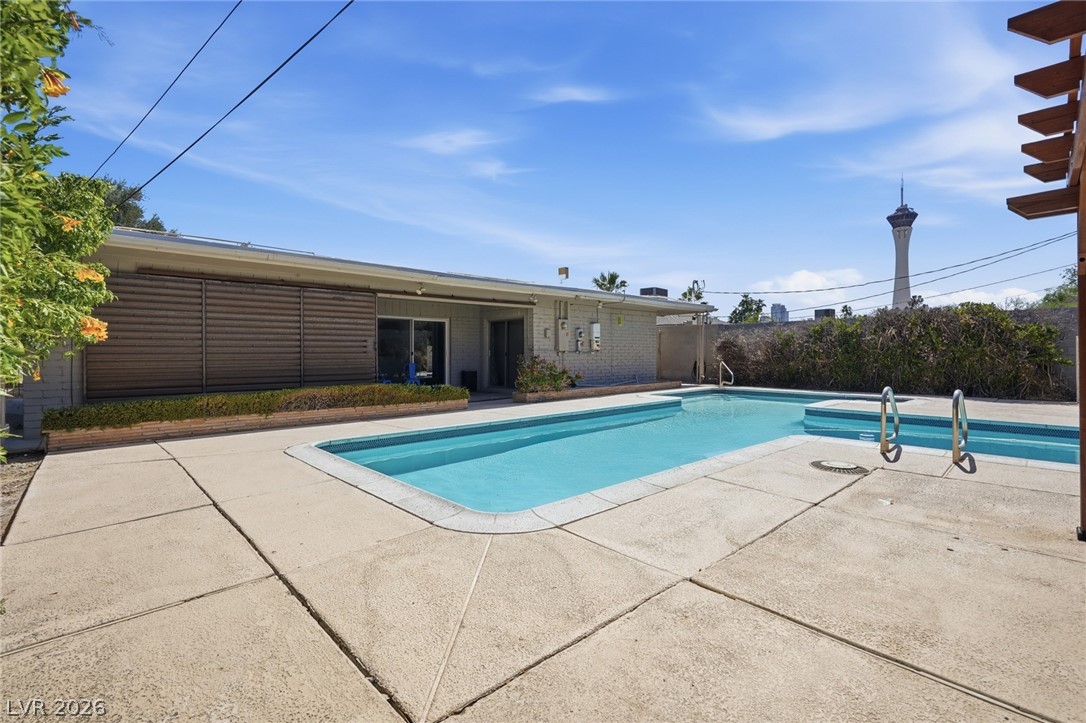 Photo 49 of 63, 909 Canosa Avenue