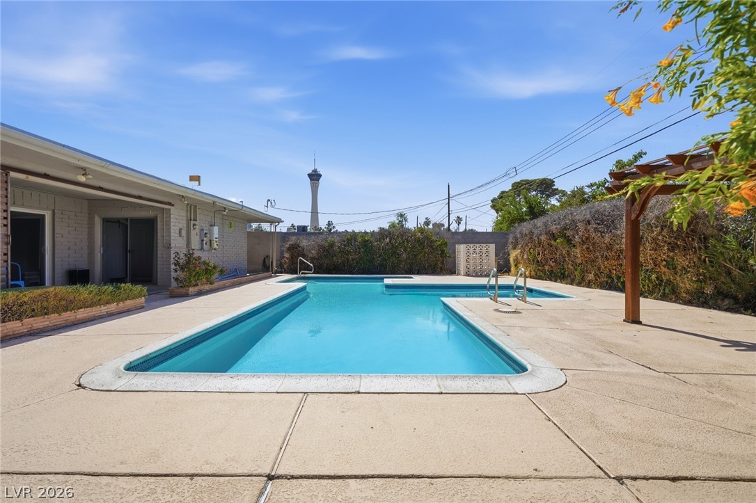 Photo 50 of 63, 909 Canosa Avenue