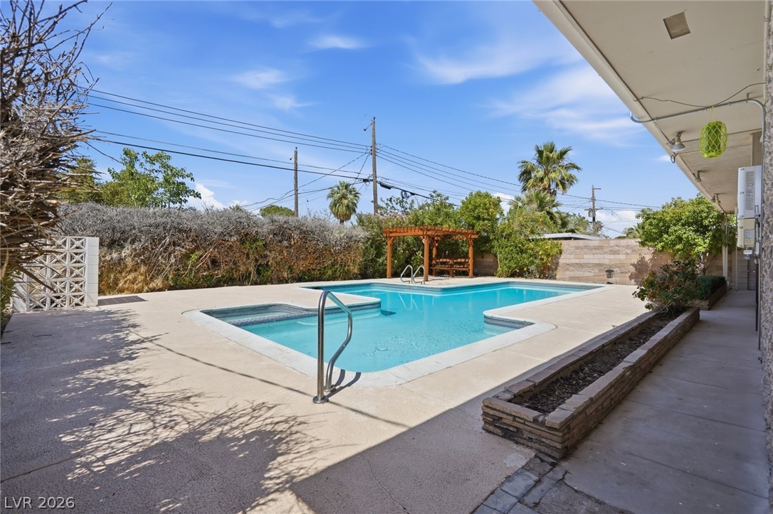 Photo 15 of 63, 909 Canosa Avenue
