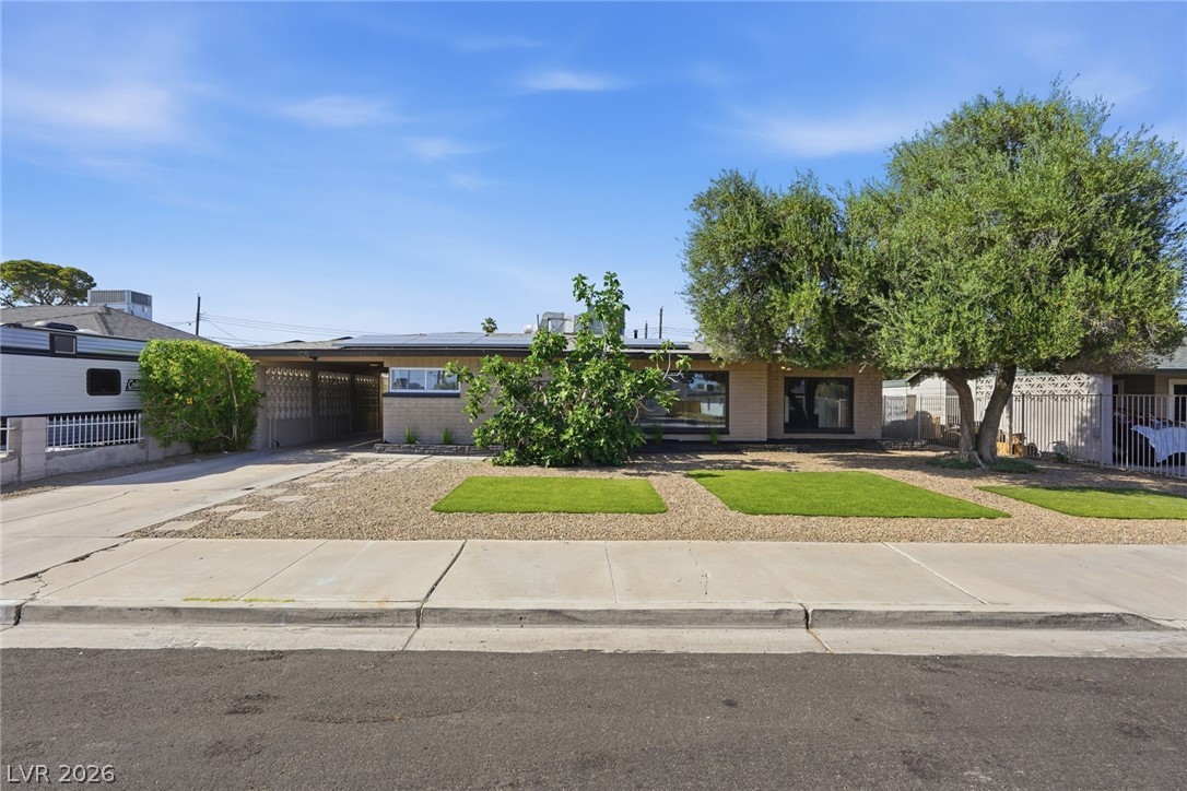 Photo 18 of 63, 909 Canosa Avenue