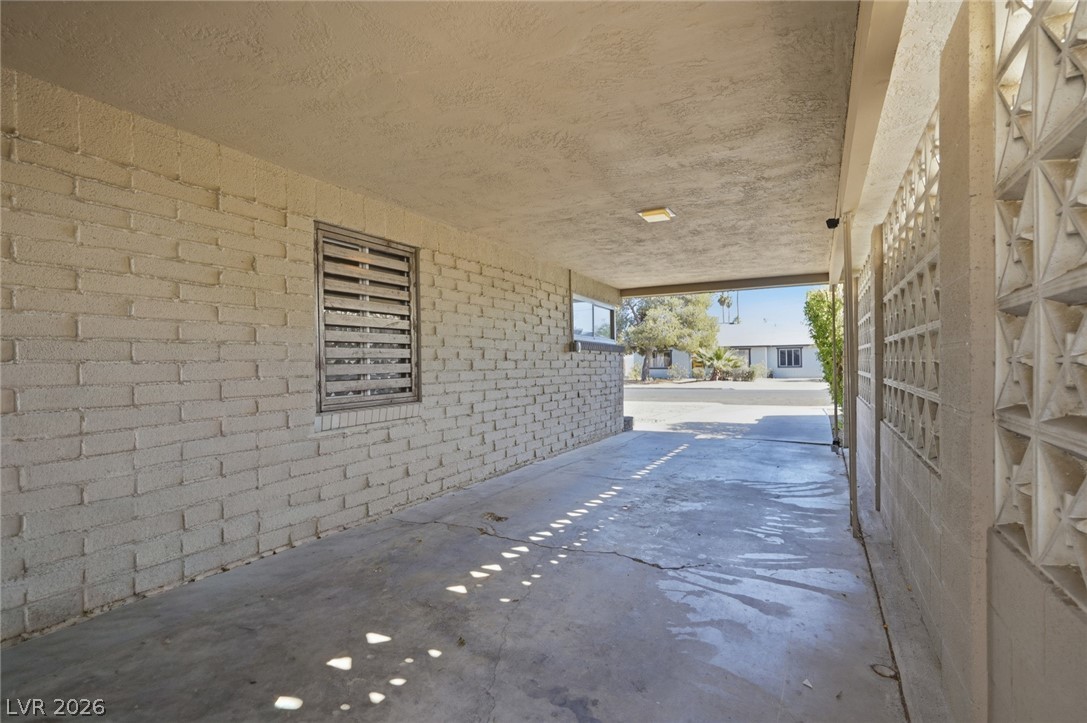 Photo 21 of 63, 909 Canosa Avenue