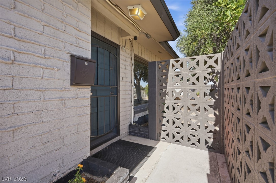 Photo 22 of 63, 909 Canosa Avenue