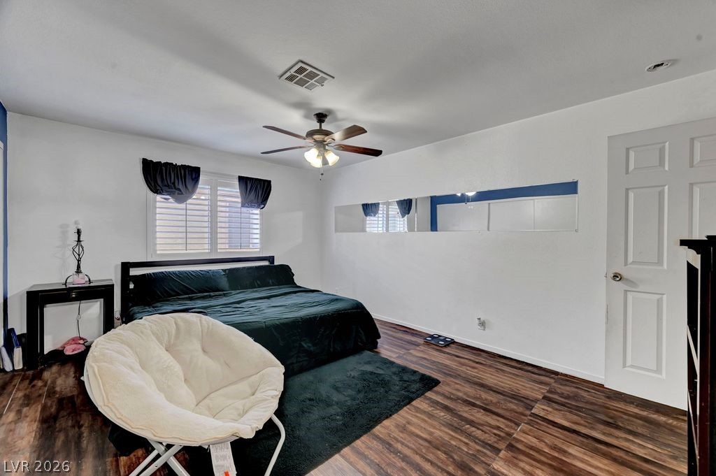 Photo 18 of 34, 7600 Cromberg Avenue #201