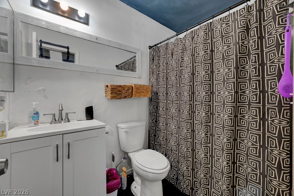 Photo 21 of 34, 7600 Cromberg Avenue #201