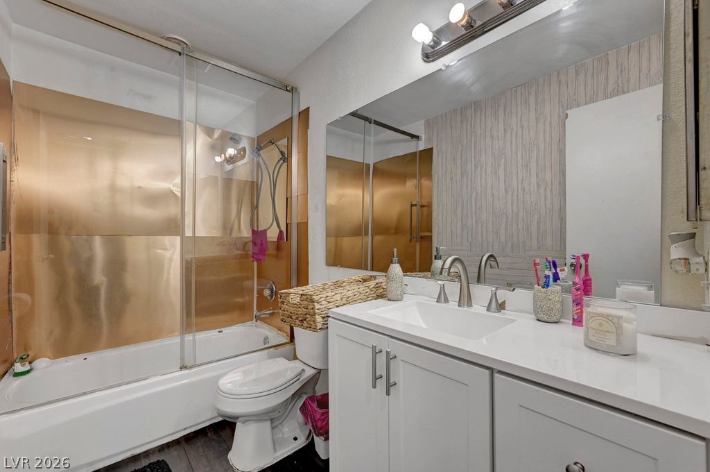 Photo 24 of 34, 7600 Cromberg Avenue #201
