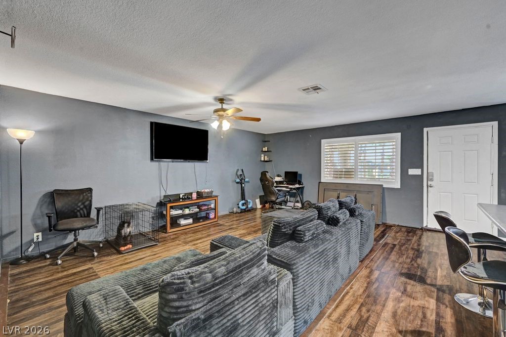 Photo 5 of 7600 Cromberg Avenue #201