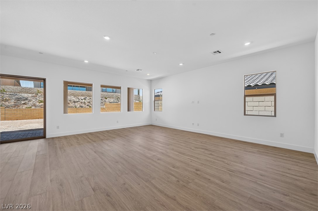 Photo 3 of 382 Tigullio Avenue