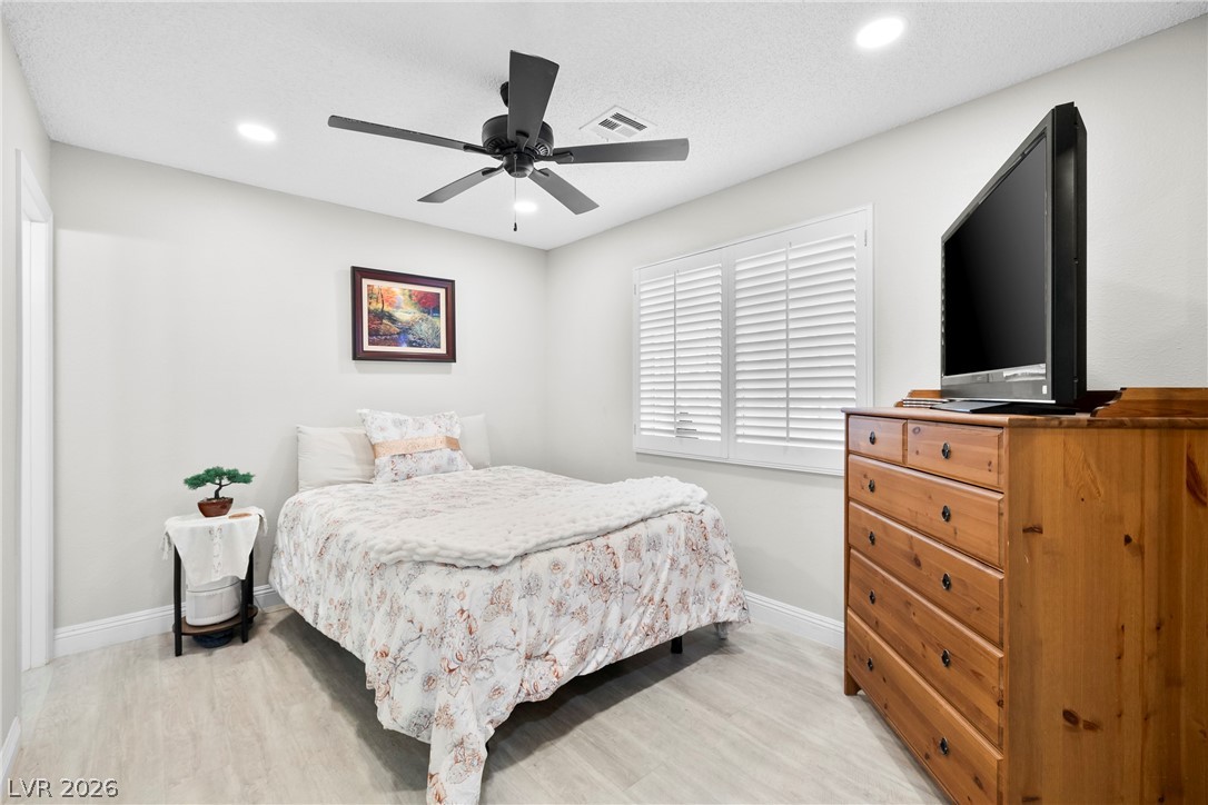 Photo 9 of 13, 2141 Twickenham Place #D