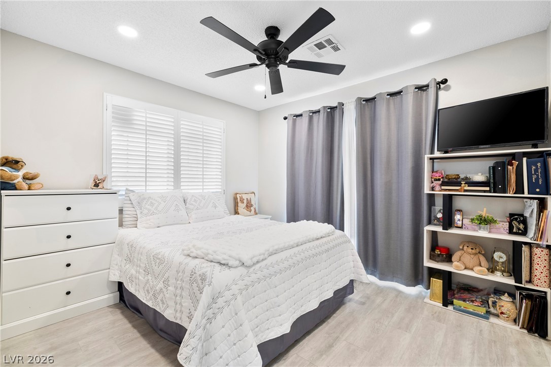 Photo 11 of 13, 2141 Twickenham Place #D