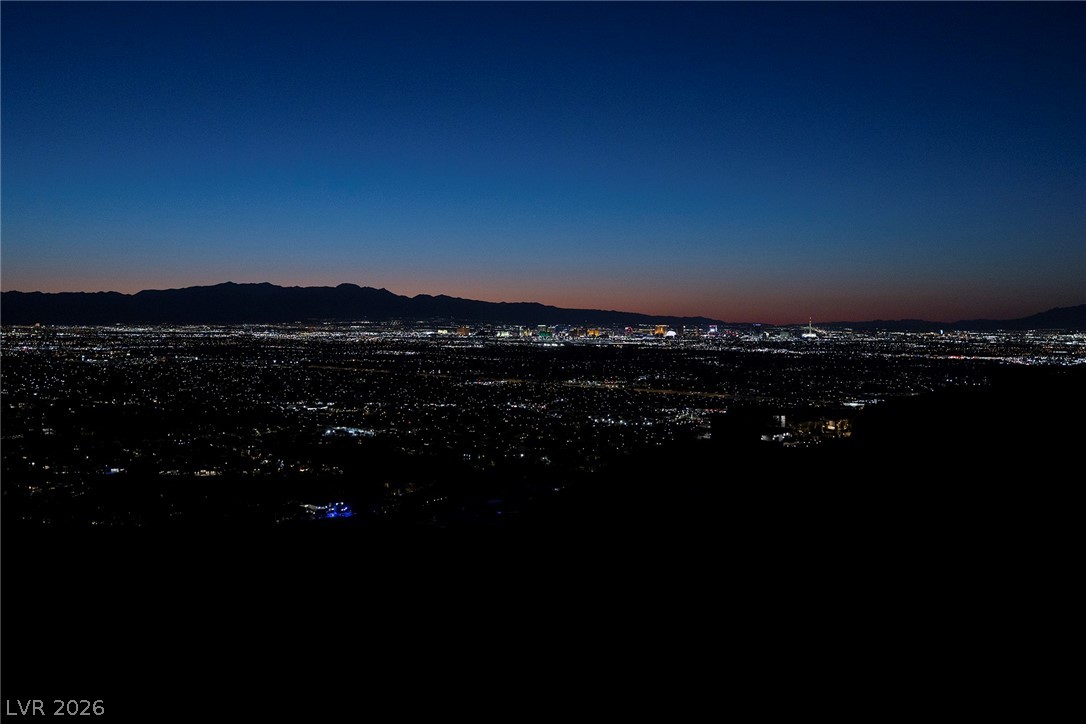 523 Rock Peak Drive, Henderson 89012
