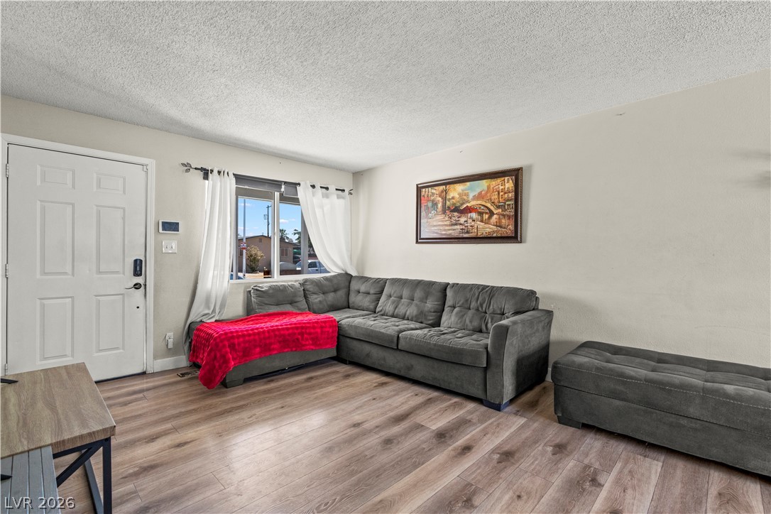 Photo 6 of 21, 2712 Alcoa Avenue