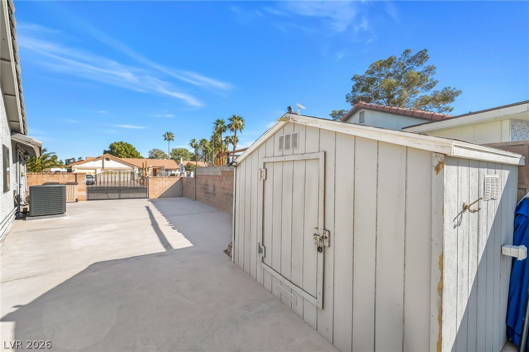 Photo 44 of 46, 3181 Shadow Bluff Avenue
