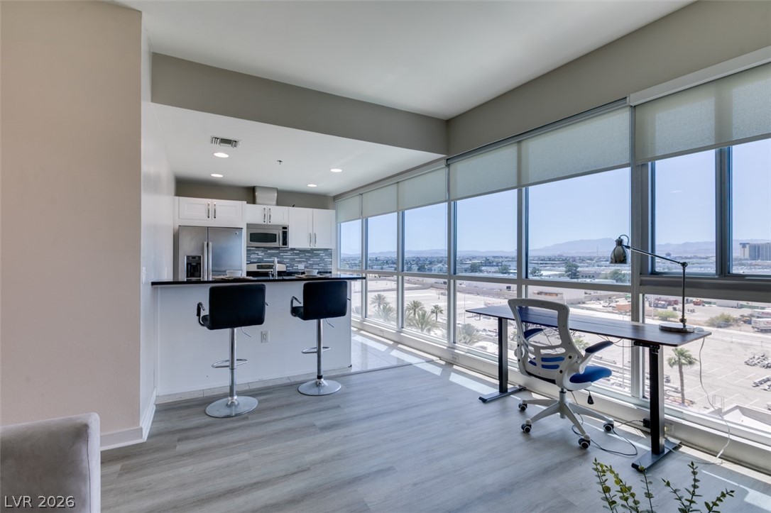 Photo 7 of 25, 4525 Dean Martin Drive #810
