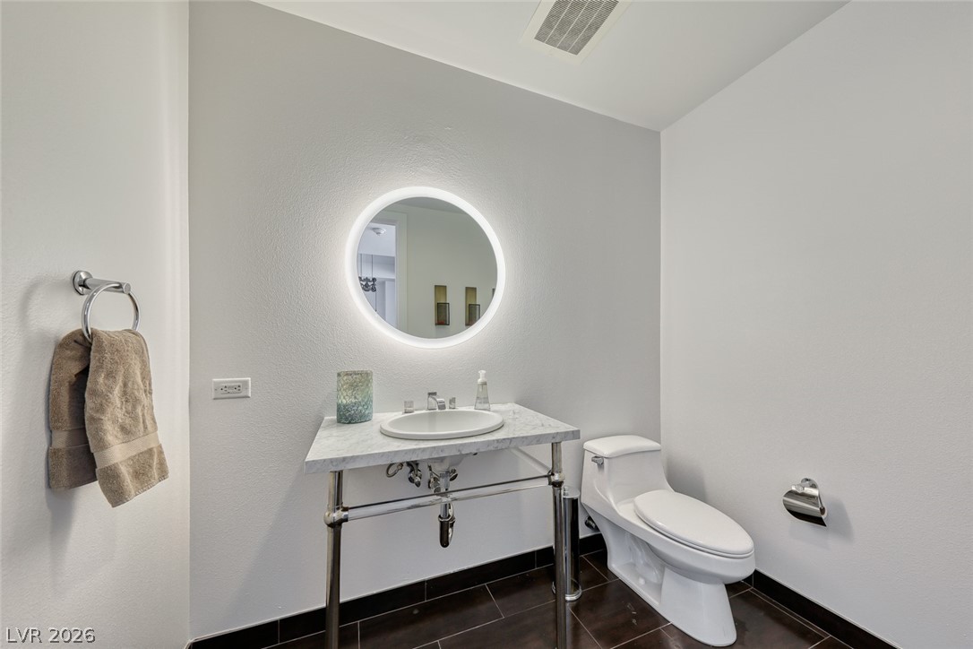 Photo 23 of 44, 4525 Dean Martin Drive #2806