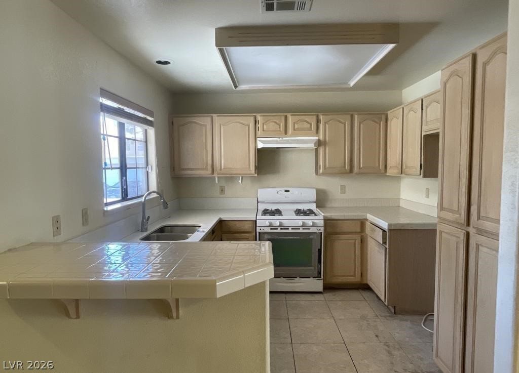 Photo 13 of 22, 2851 S Valley View Boulevard #1175