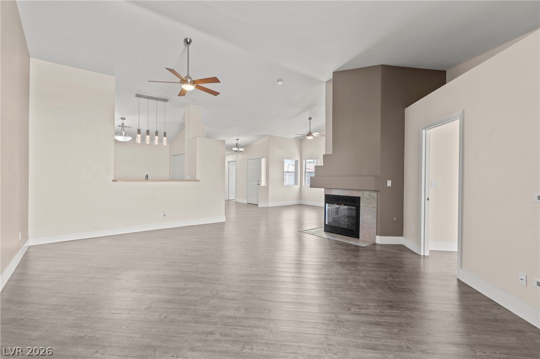 Photo 11 of 50, 3352 Kylemore Street #103
