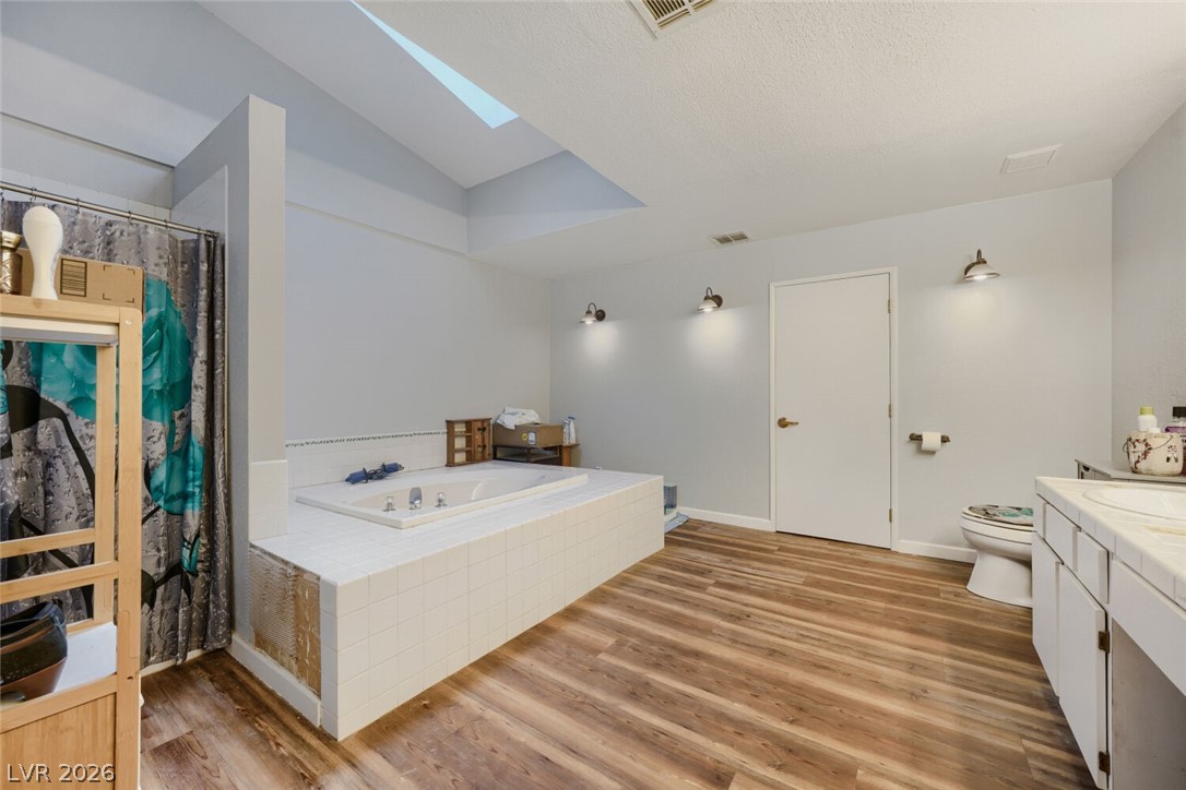 Photo 22 of 28, 7119 Montcliff Avenue