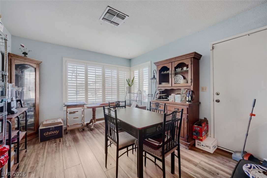 Photo 12 of 28, 7119 Montcliff Avenue