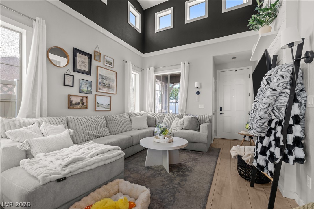 Photo 6 of 39, 7648 Belhurst Avenue