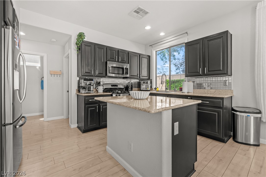 Photo 13 of 39, 7648 Belhurst Avenue