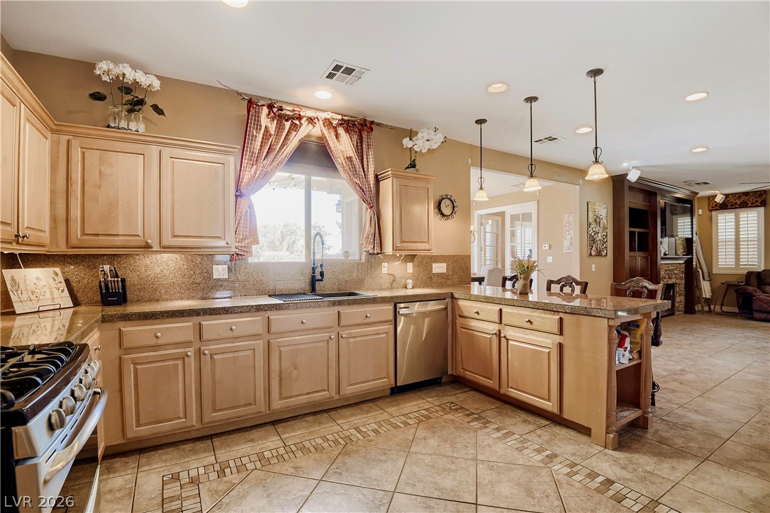 Photo 13 of 39, 1214 Sonatina Drive