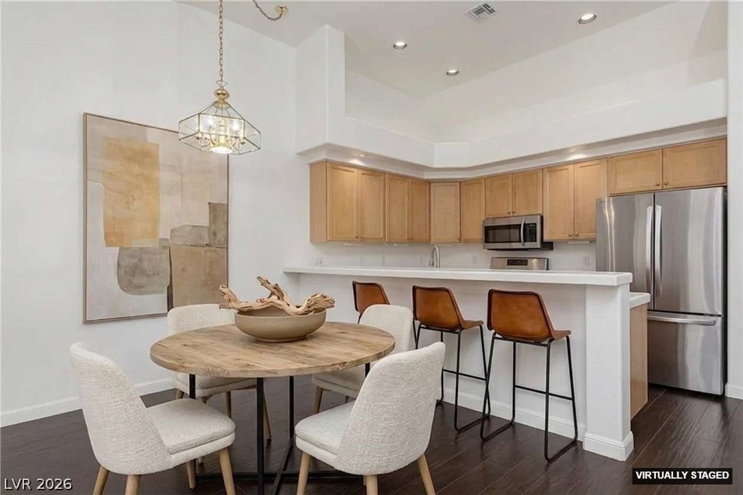Photo 6 of 39, 7625 Valley Green Drive #201