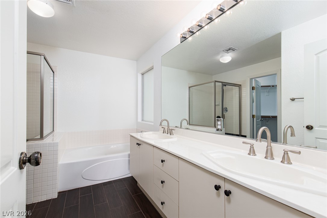 Photo 12 of 39, 7625 Valley Green Drive #201