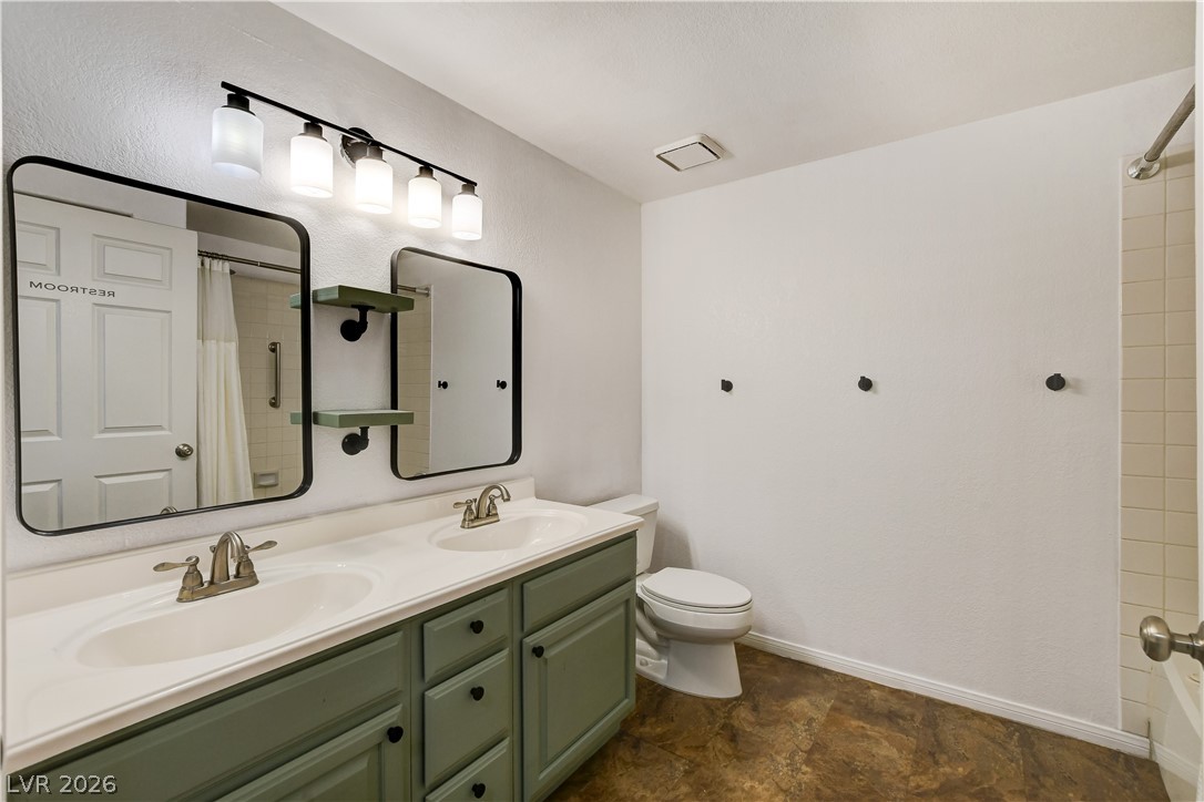 Photo 16 of 19, 3320 S Fort Apache Road #130