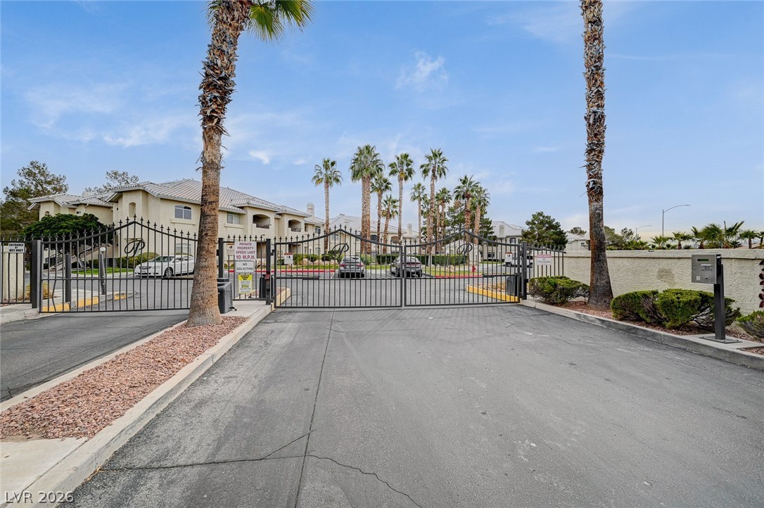 Photo 17 of 19, 3320 S Fort Apache Road #130