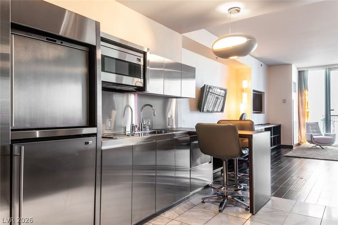 Photo 9 of 41, 4381 W Flamingo Road #8304