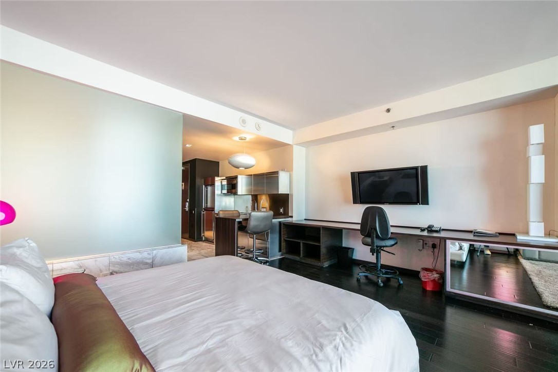 Photo 17 of 41, 4381 W Flamingo Road #8304
