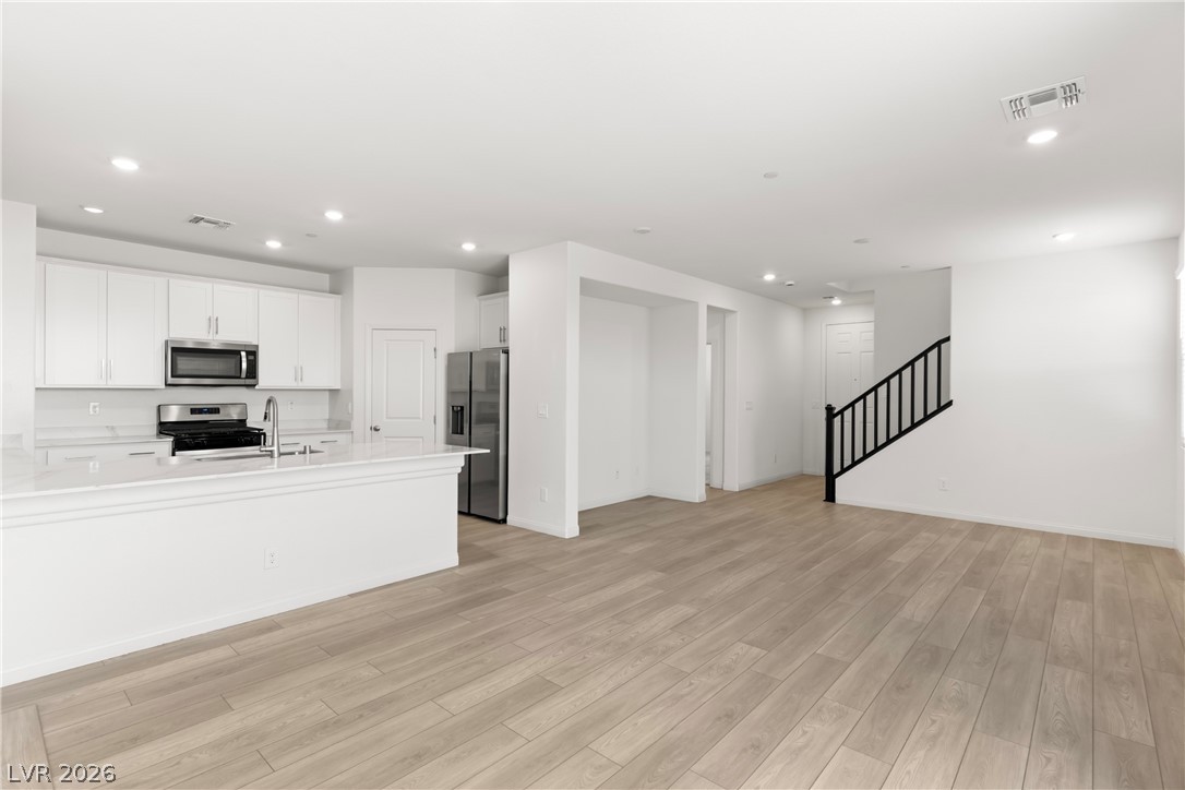 Photo 6 of 53, 3543 Brittoli Avenue
