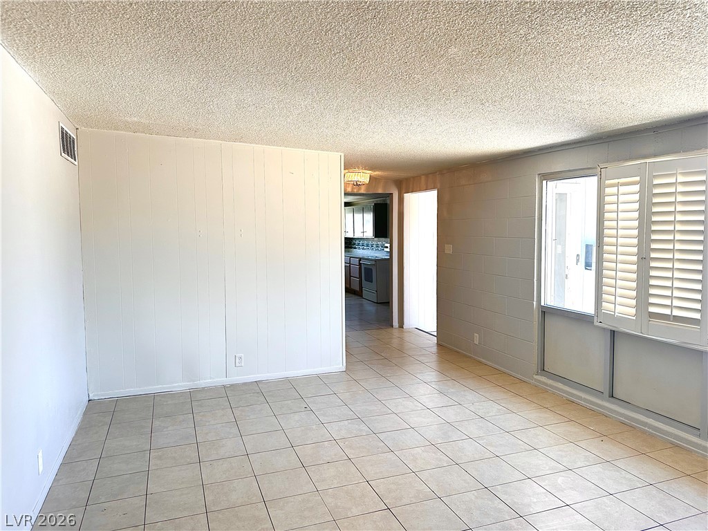 Photo 3 of 4521 Pacyna Street