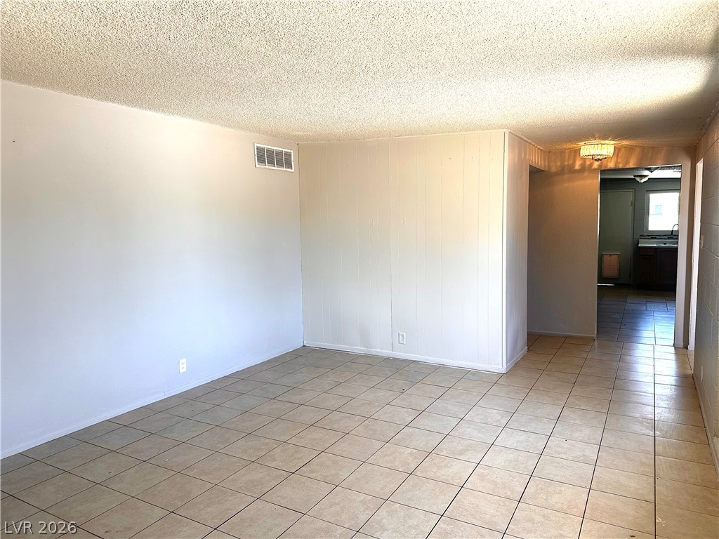 Photo 4 of 4521 Pacyna Street