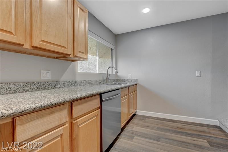 Photo 8 of 25, 1303 Darlene Way #405B