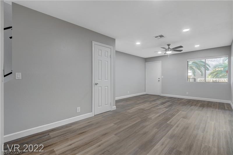 Photo 11 of 25, 1303 Darlene Way #405B